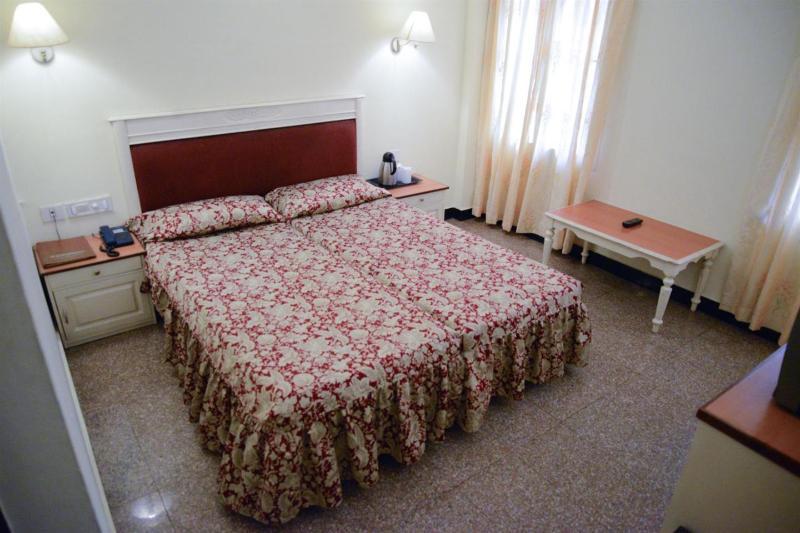 Hotel Excellency Kochi Esterno foto