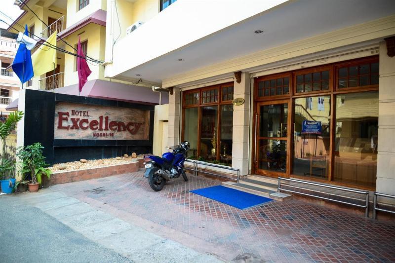 Hotel Excellency Kochi Esterno foto